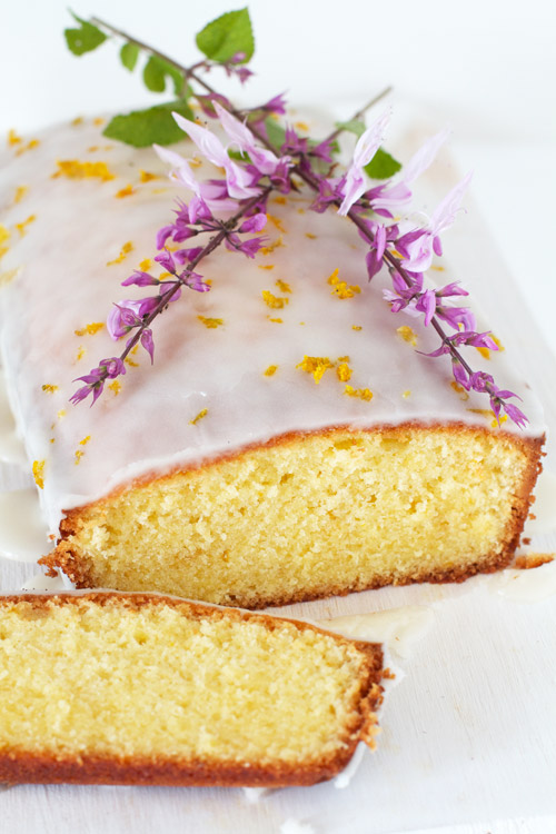 Lemon-and-orange-loaf-with-flowers